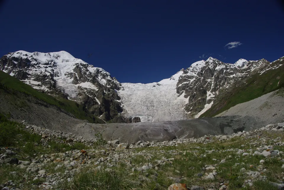Le glacier d'Adishi