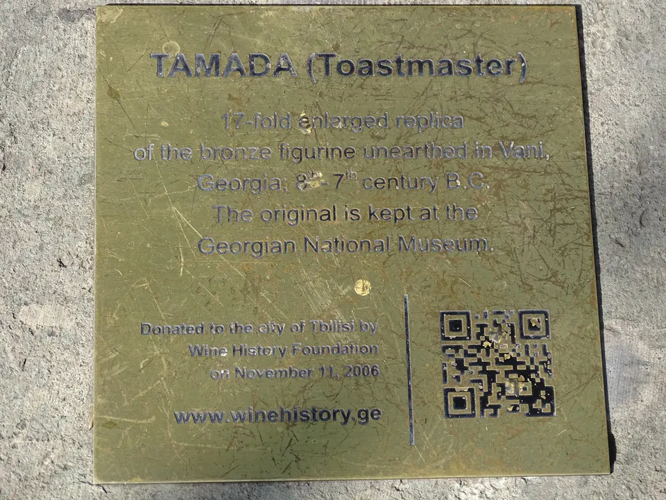 La statue du tamada dans le vieux Tbilissi