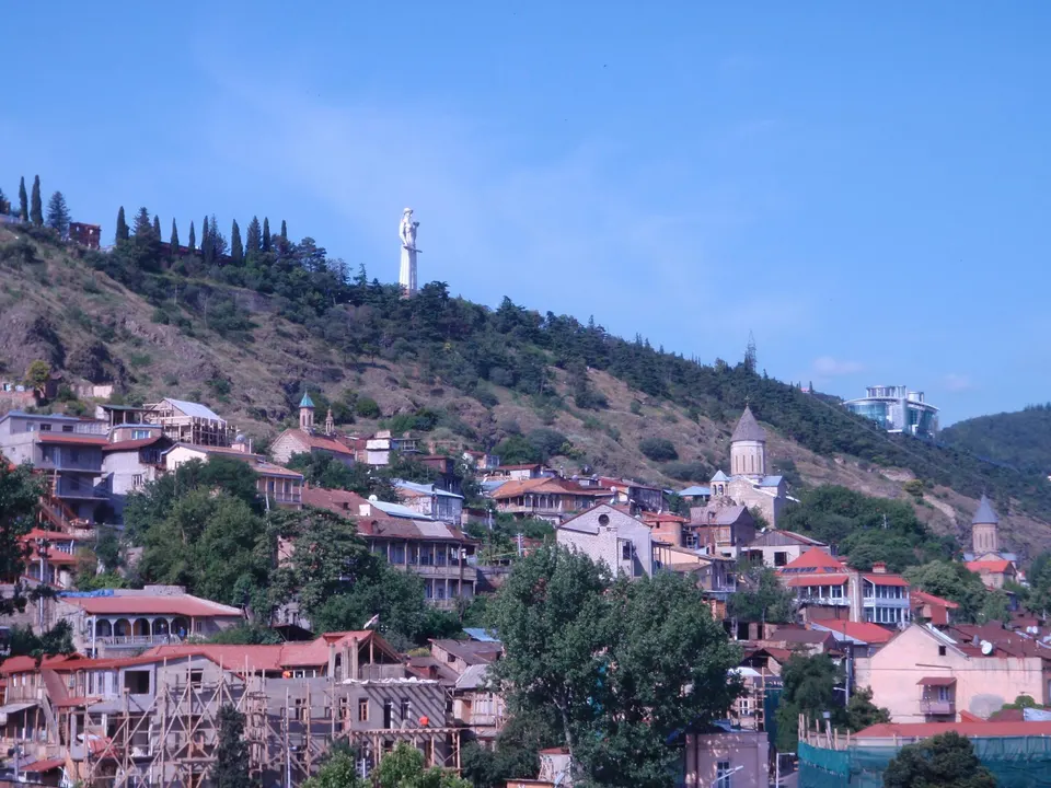 Vue sur la vieille ville de Tbilissi
